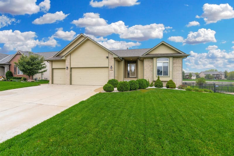 3914 N Lake Ridge, Wichita