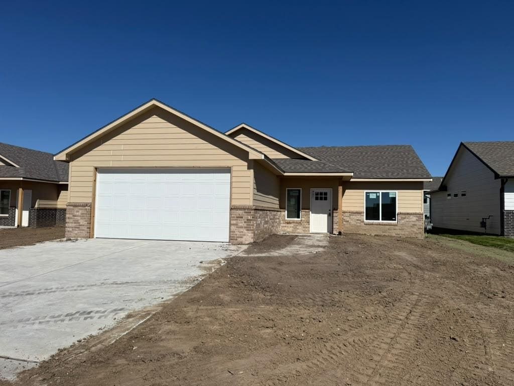 8992 E Joshua St, Bel Aire, KS, 67226