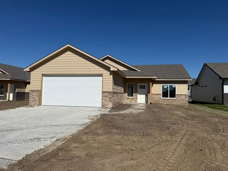 8992 E Joshua St, Bel Aire