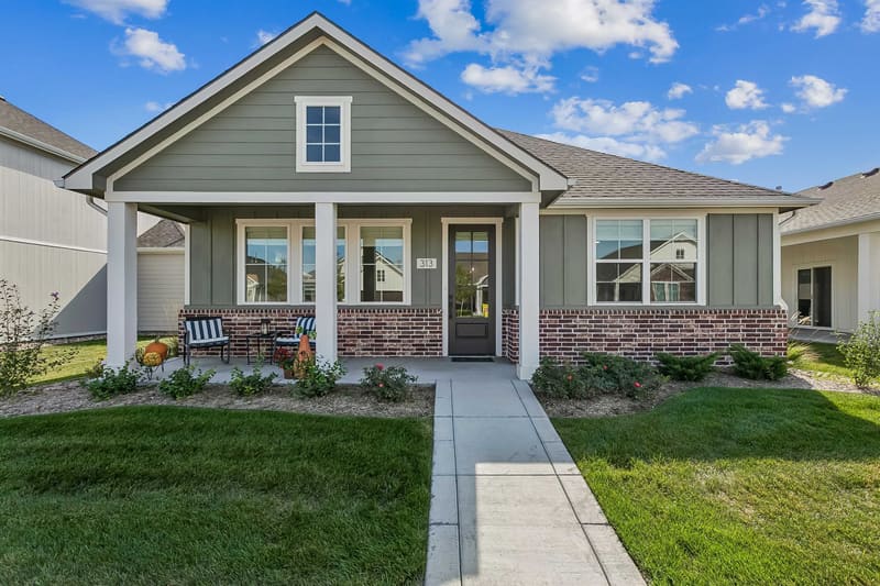 313 W Boxthorn Dr, Andover