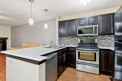 1103 N Lakewind St, Wichita, KS, 67212 photo 8