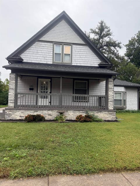 120 N Erie, Wichita, KS, 67214 photo 2