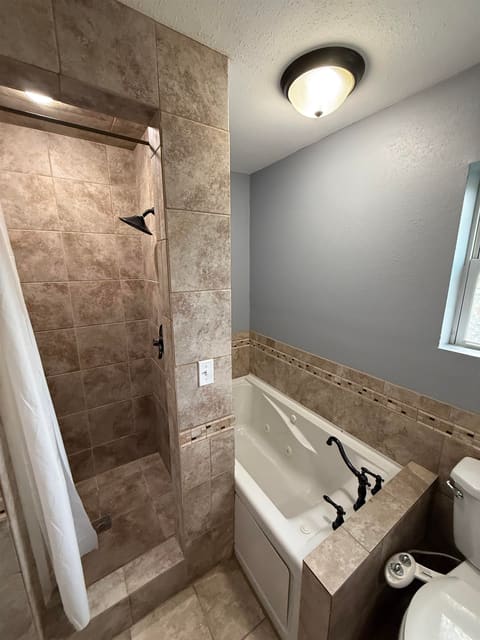 120 N Erie, Wichita, KS, 67214 photo 29