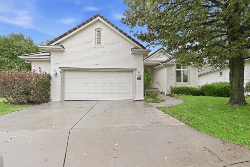 12820 E Crest Ridge Cir, Wichita