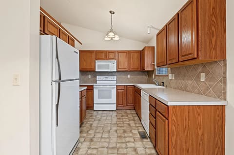 2517 N Rutgers St, Wichita, KS, 67205 photo 8