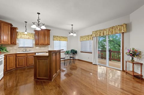 1862 S Tara Falls, Wichita, KS, 67207 photo 8