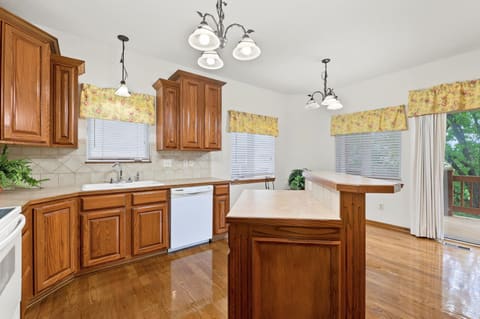 1862 S Tara Falls, Wichita, KS, 67207 photo 11