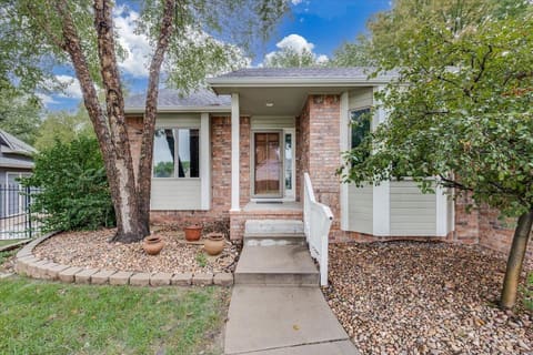 1418 N Briarwood Pl, Derby, KS, 67037 photo 3