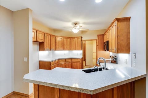 1418 N Briarwood Pl, Derby, KS, 67037 photo 9