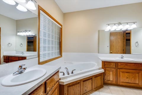 1418 N Briarwood Pl, Derby, KS, 67037 photo 21