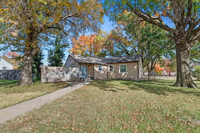 22 E Hawthorne St, Wichita